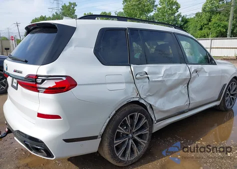 2021 BMW X7 M50I z USA, uszkodzony, nr VIN 5UXCX6C09M9G77736